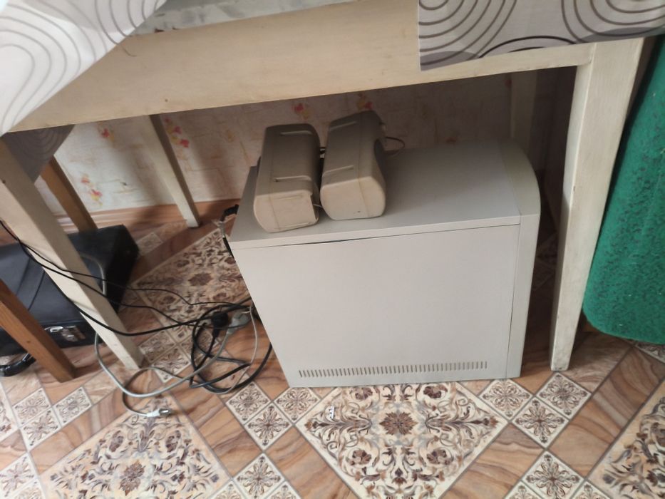 Продам столы кухонные