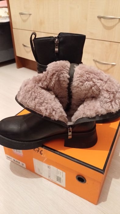 Продам сапоги и полусапожки.