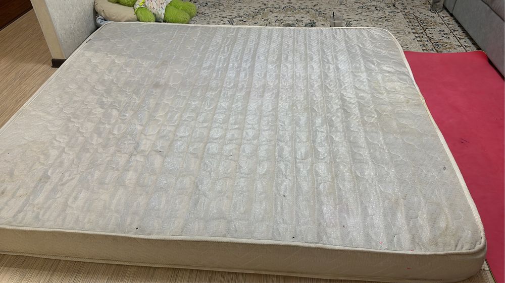 Отдам матрас даром