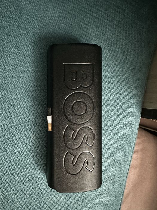 Слънчеви очила BOSS с гаранция