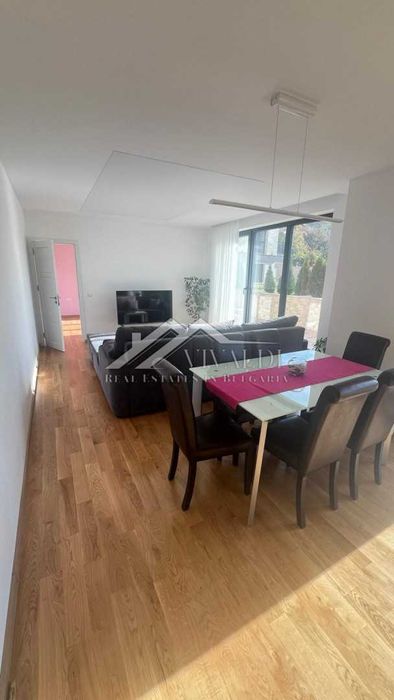 Продава се Четиристаен апартамент в Варна, Бриз - 140 кв.м за 1348 €/кв.м - Снимка #5