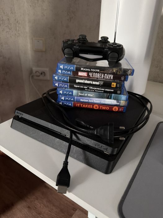 PlayStation 4 Slim 1tb
