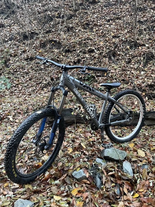 Se vinde umf hardy 3 custom de freeride