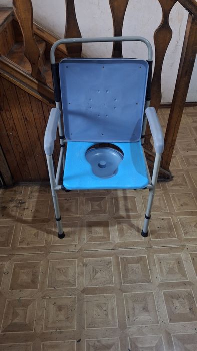 Санитарный    стул