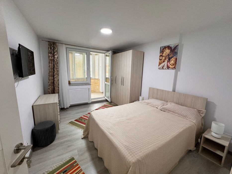 Vând apartament 4 camere Mangalia str.Rozelor