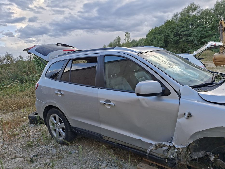 Vand Hyundai Santa Fee avariat