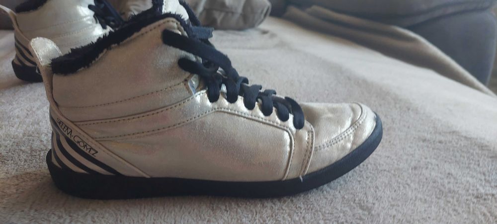 Маратонки  ADIDAS 38размер