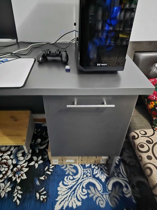 Стол и кресло для компьютера