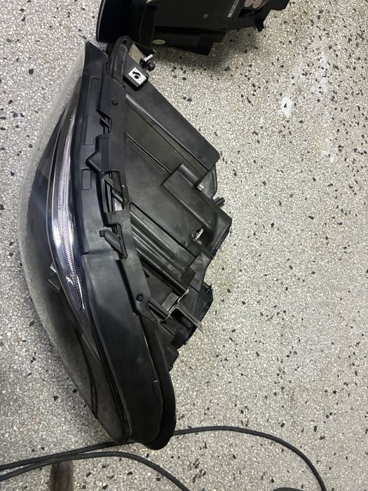 Bmw F10 F11 Фарове/Xenon+3D LED Ангелски Очи