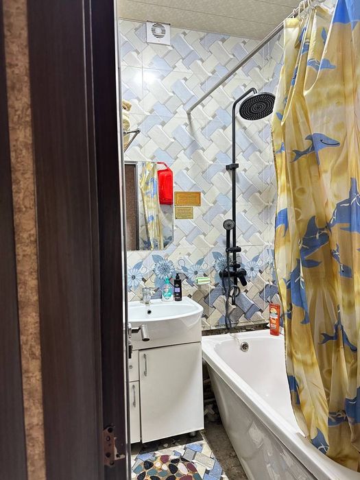 Хамма шароитга эга 3 хонали уй сотилади/ 3х комнатная квартира с удоб.