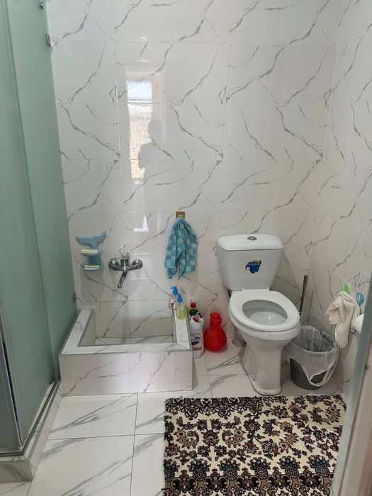 Samarqand Darvoza ko'chasida uy sotiladi