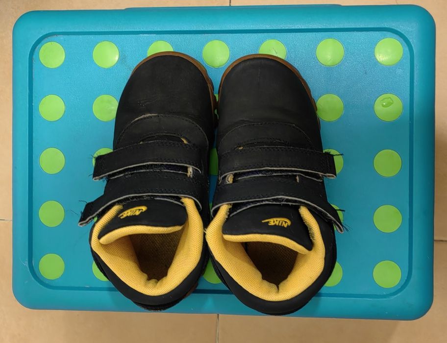 Чудесни обувки NIKE, кожени отвън и подплатени отвътре.
Размер EUR 26,