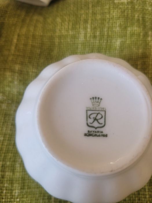 Порцеланови чаши с теменужки Bavaria