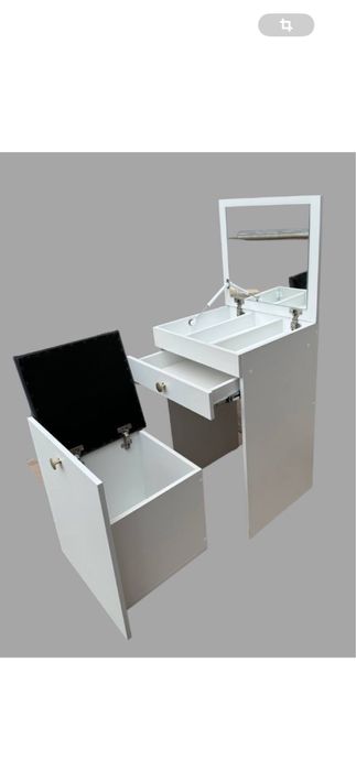 Срочно продам туалетный столик