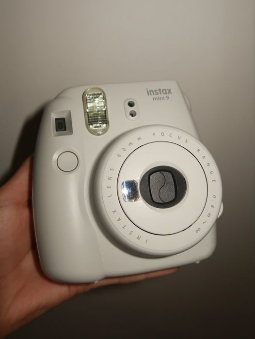 Продается instax mini 9