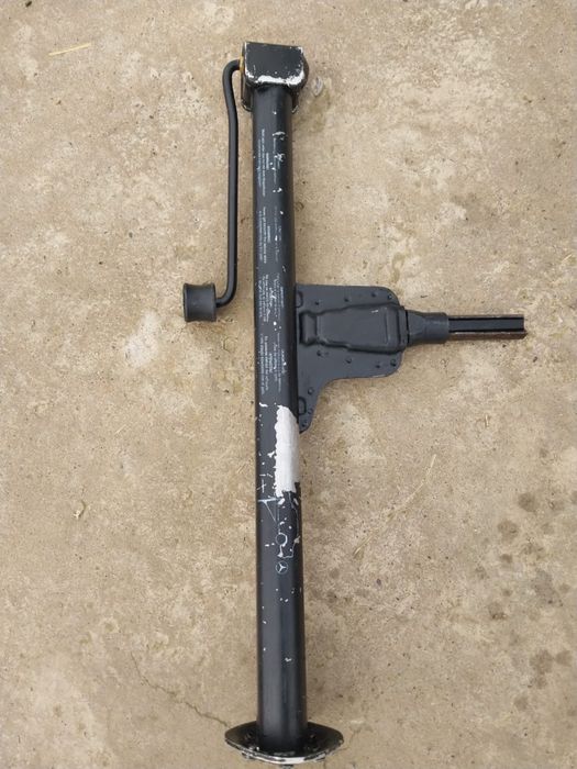 Сроно продается домкрат .