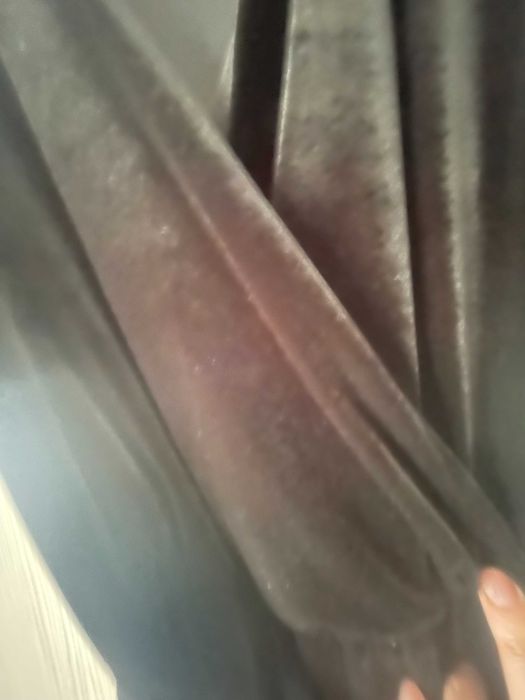 Salopeta neagra de catifea