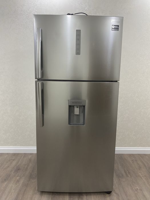 Холодильник Samsung