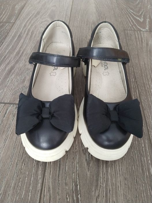 Продам обувь  на девочку