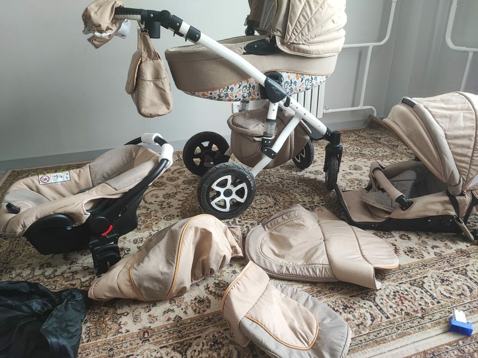 Продам коляску Adamex