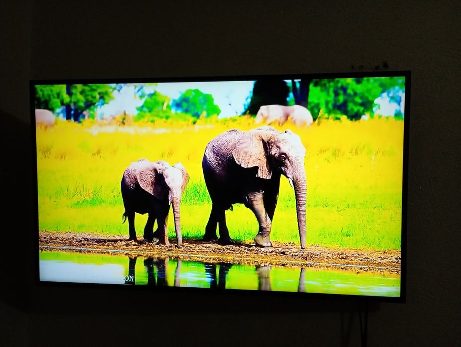 Samsung 43 дюйма 4K UHD Smart TV