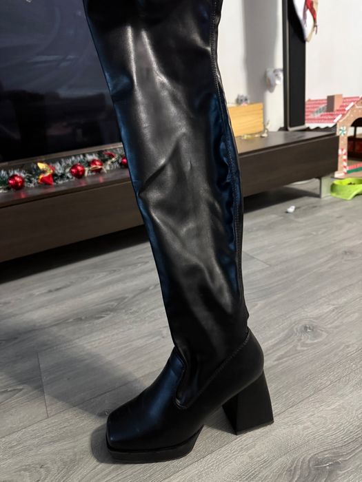 Ботуши тип чизми с ток