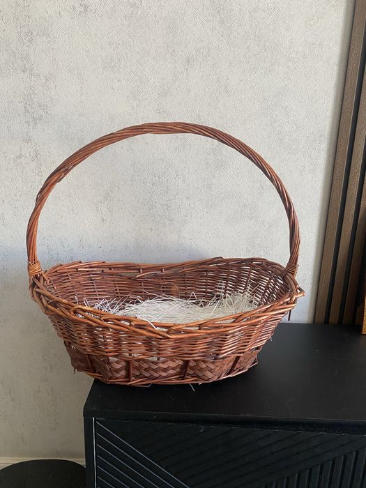 Продается корзина из натуральной лозы
