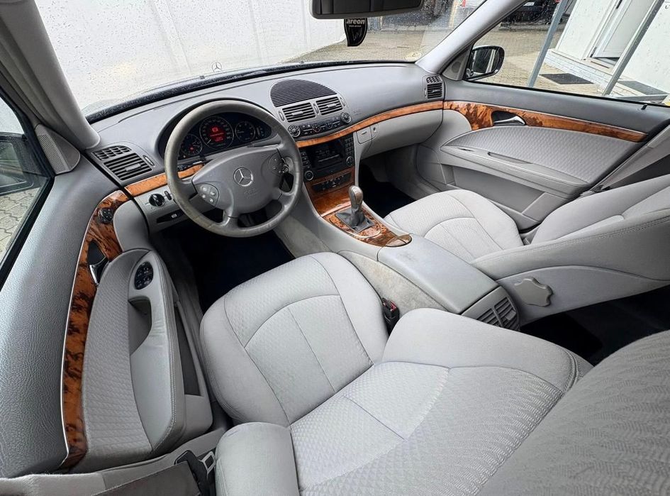 Vând Mercedes w211