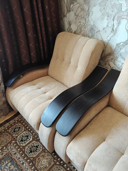 Продам диван с креслами в отличном состоянии