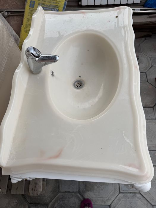 Раковина с зеркалом