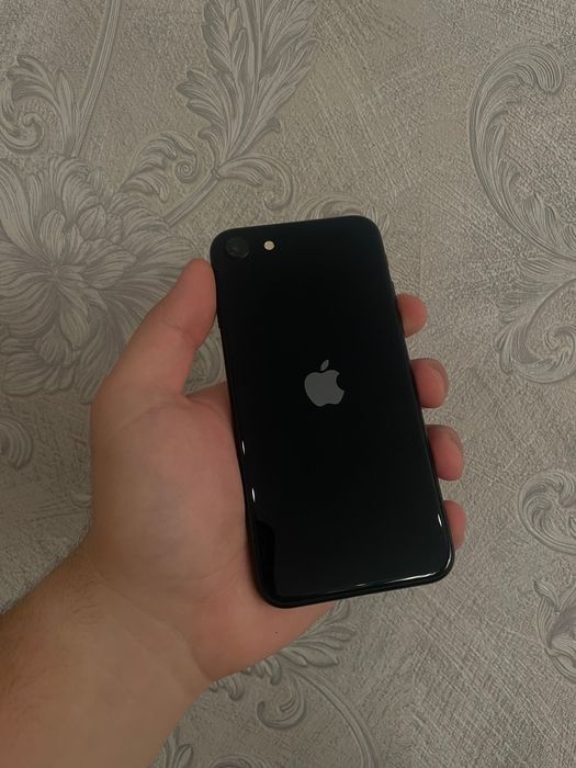 iPhone  SE-3 2022 память 128гб