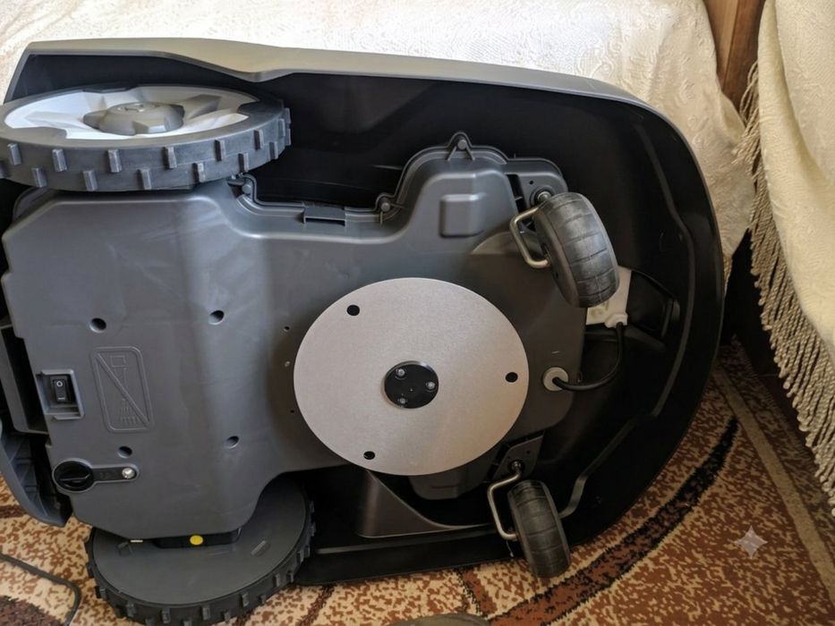Чисто нова робот-косачка Husqvarna Automower 420 (Пълен комплект)