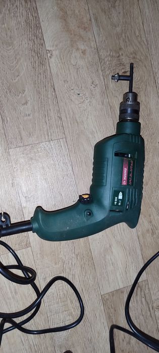 Продается дрель шуруповерт.