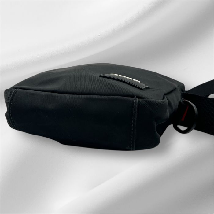 Boss Мъжка чантичка за през рамо