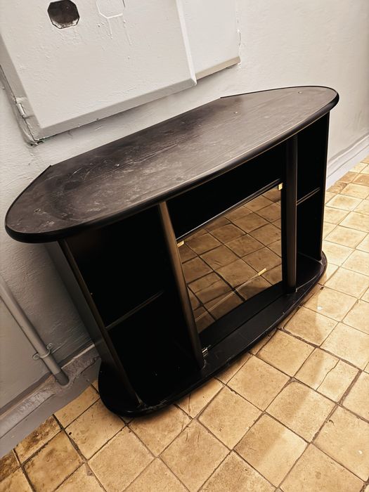 Тумба под телевизор