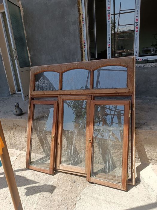 Deraza sotiladi yog'och