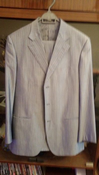 Костюм импортный.48 размер.