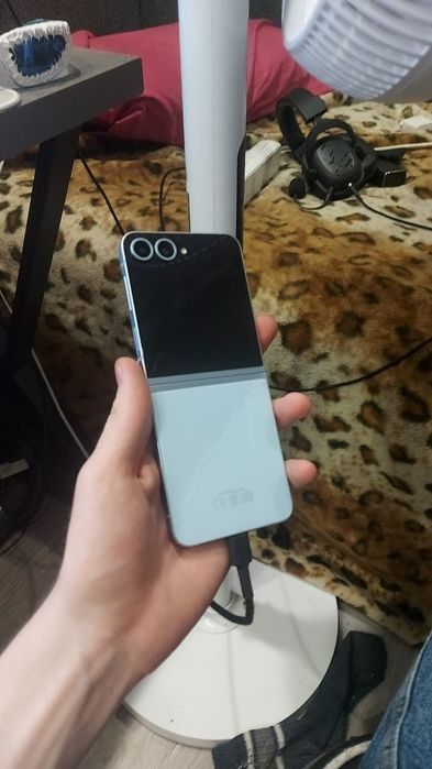 Продам Samsung z flip 6