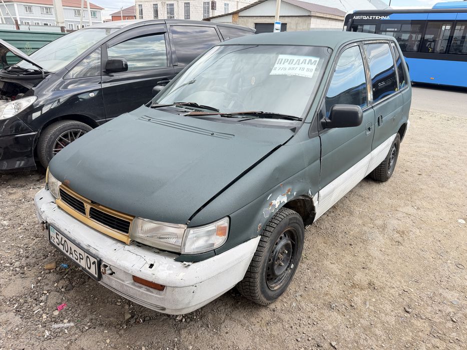 Продам машину Митсубиши RVR