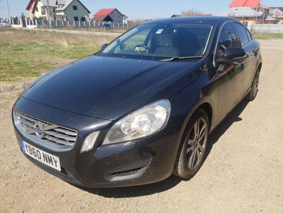 Dezmembrez Volvo S60 II D3 2010 motor 2.0D 120KW 163CP D5204 cutie de viteze manuala 6+1 usa portiera stanga dreapta fata spate bara aripa fuzeta planetara aripa oglinda dezmembrari piese