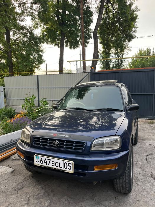 Продам машину Рав 4