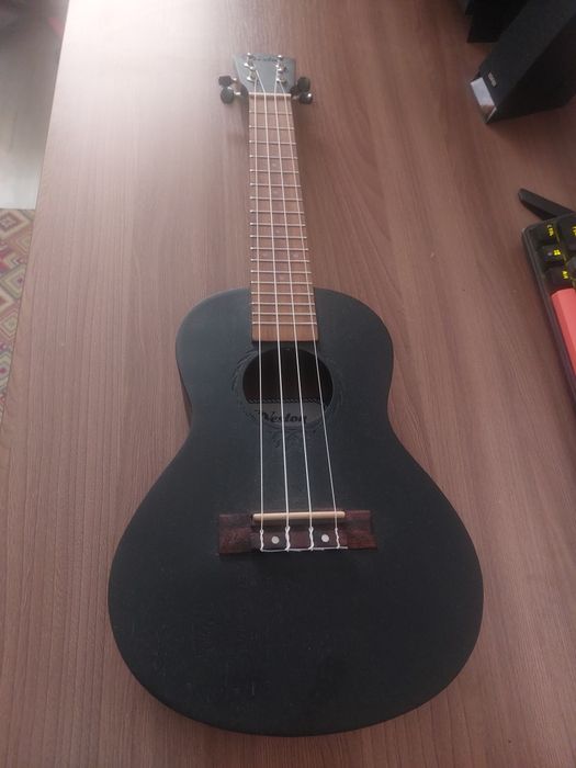 Укулеле Veston KUC100BK