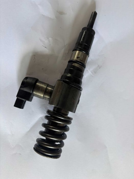 Дюза дизел 03G130073S за VW PASSAT B6 140hp BKP (2005 - 2010)