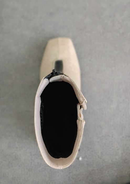 Нови дамски боти в бежов ромбоиден принт-стил и класа!35,39размер