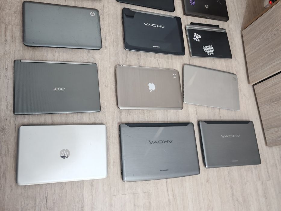 Lot 12 laptopuri