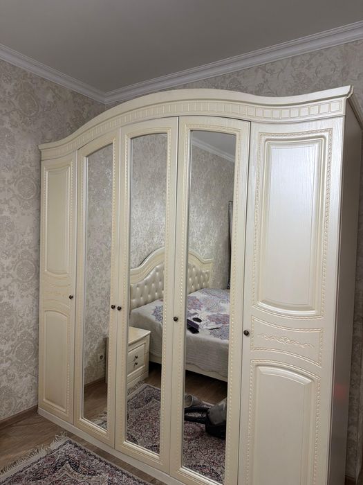 Продам спальный гарнитур