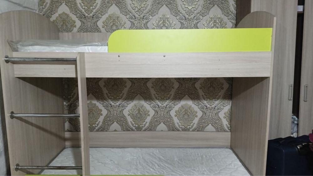 Двухъярусная кровать