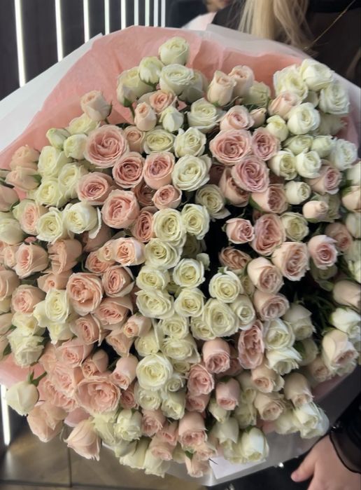 Цветы 207 веток купили за 40800 отдаю за 30тысяч