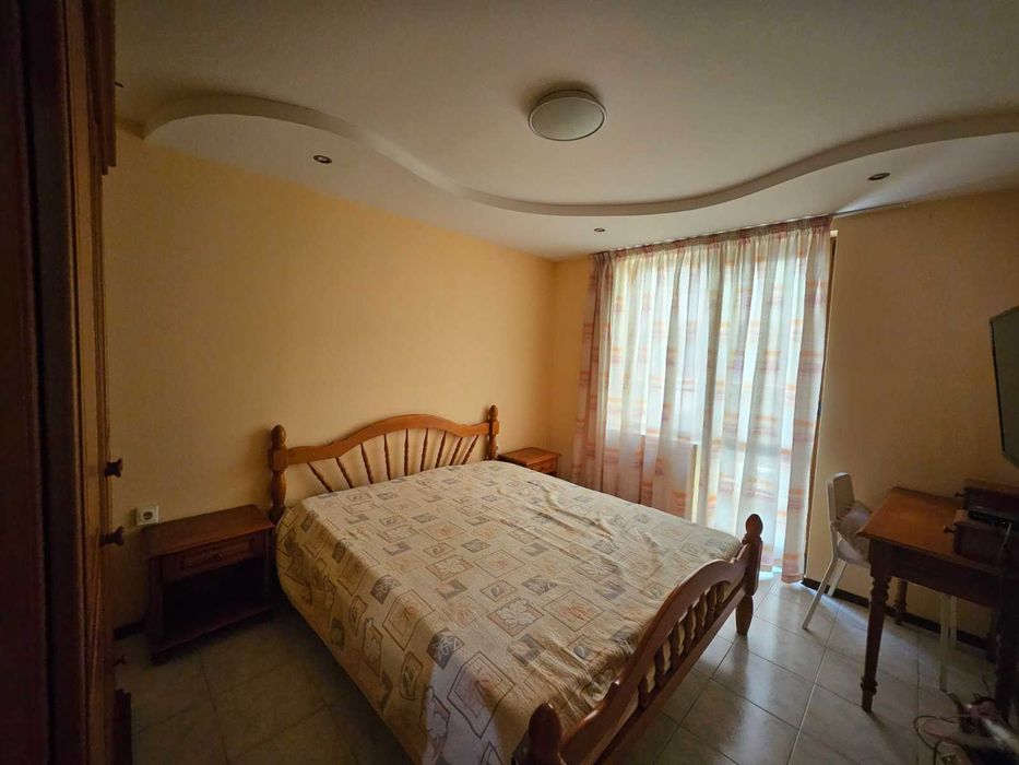 Дава се под наем Тристаен апартамент в Варна, Център - 90 кв.м за 663 € - Снимка #3