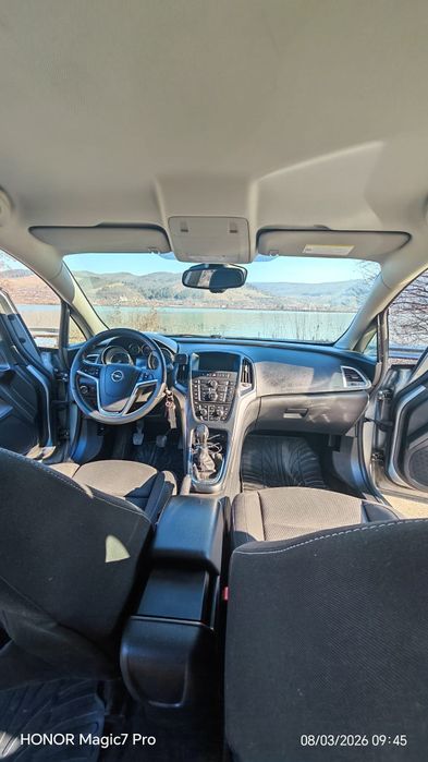 Opel Astra J 2013